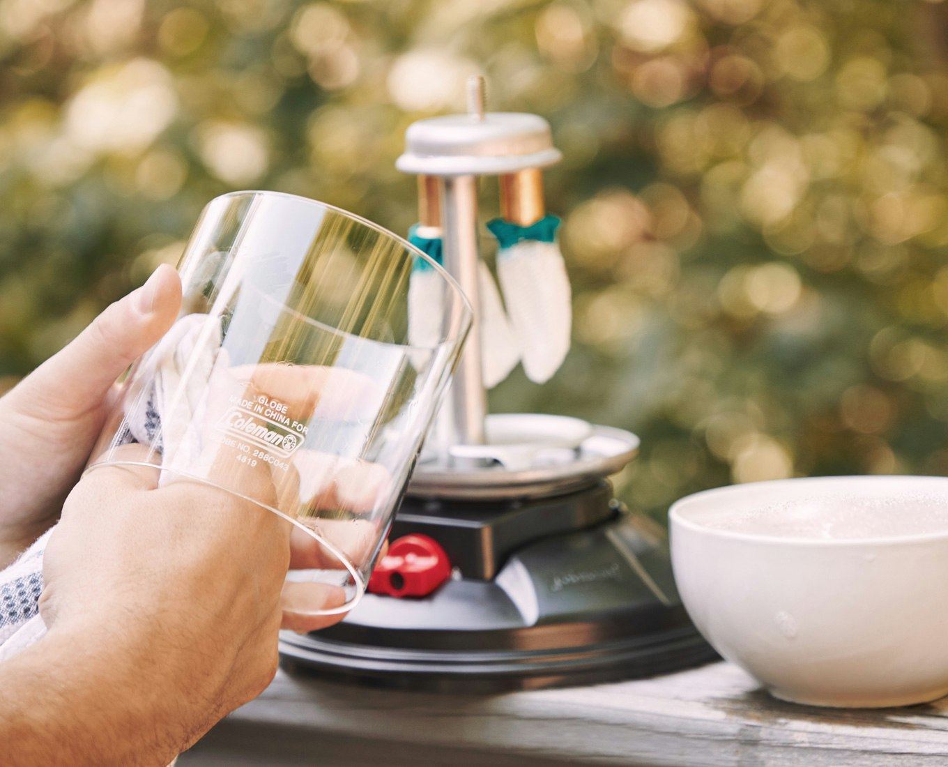 Cleaning the globe of your camping lantern